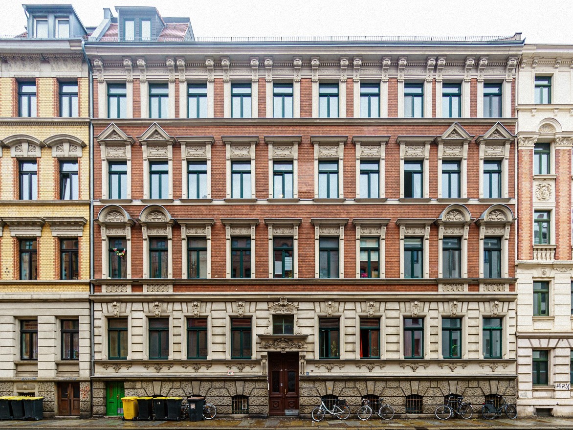 A typical Gründerzeit facade from around 1900 with dense historicist ornamentation