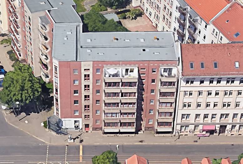 A prefabricated building from the 1970s in Riebeckstr. 36, Leipzig